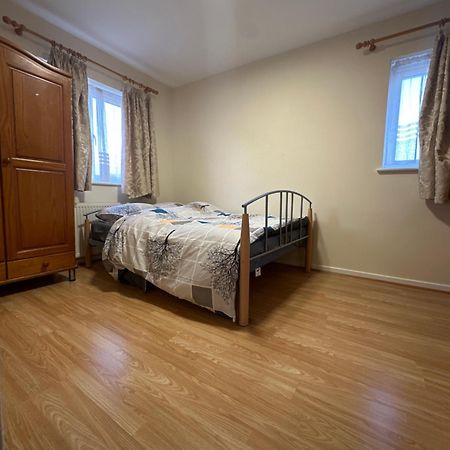 Nice Double Room In Heart Of ลอนดอน ภายนอก รูปภาพ