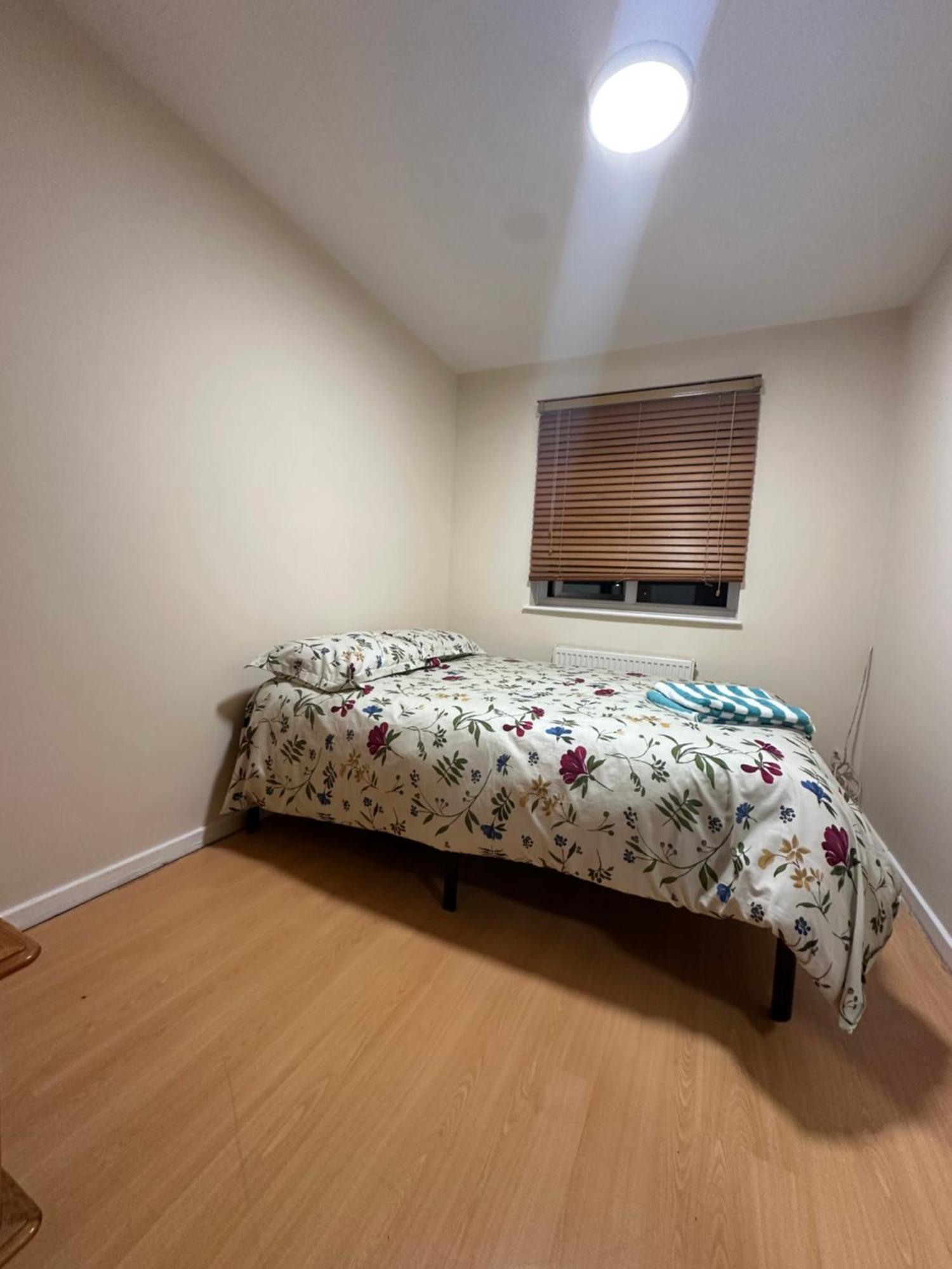 Nice Double Room In Heart Of ลอนดอน ภายนอก รูปภาพ